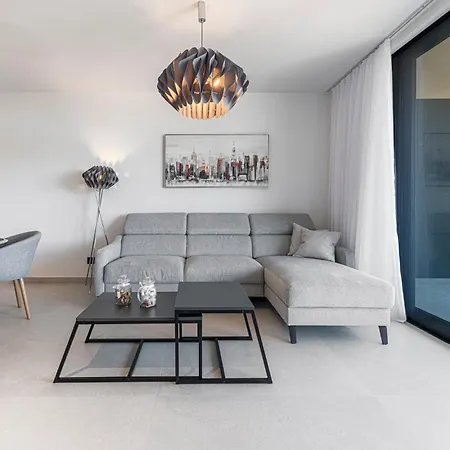 Mirabilis Apartment