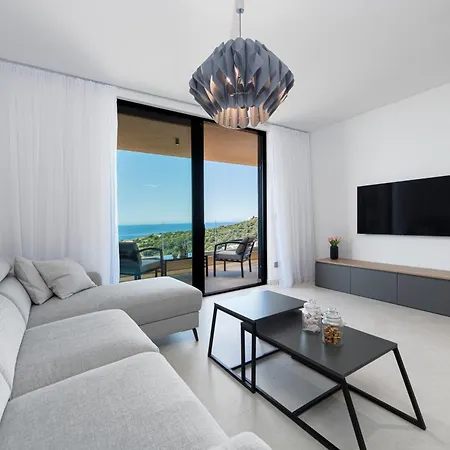 Mirabilis Apartment